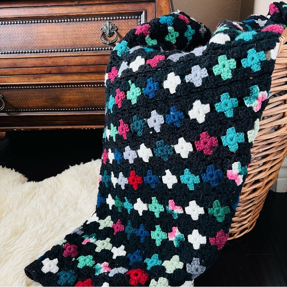 50”x75” Hand-Crochet Multi-Color Granny Square Floral Blanket Throw .